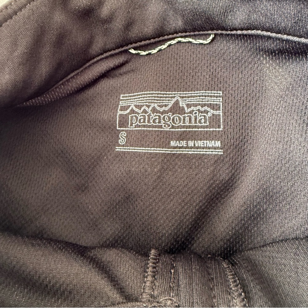 Patagonia Black Zip Up Short Sleeve‎ Size Small - Picture 2 of 4